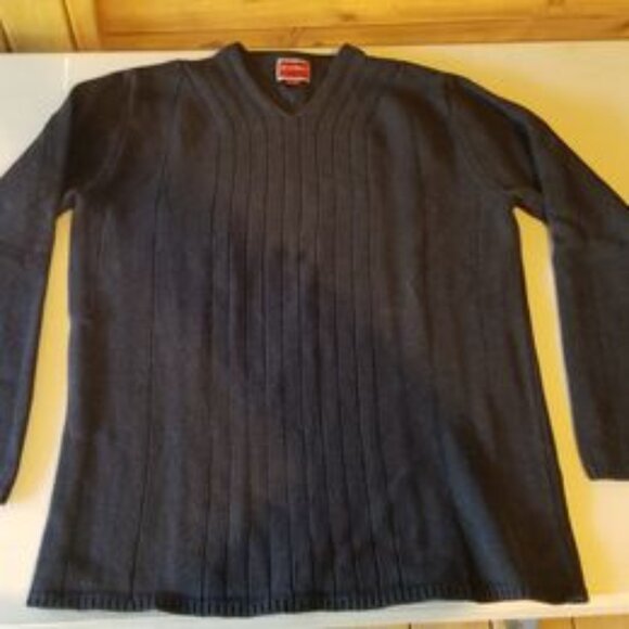 Two Tommy Hilfiger Men's Sweaters and 1 Prefab sweater (sold together) - Picture 5 of 10